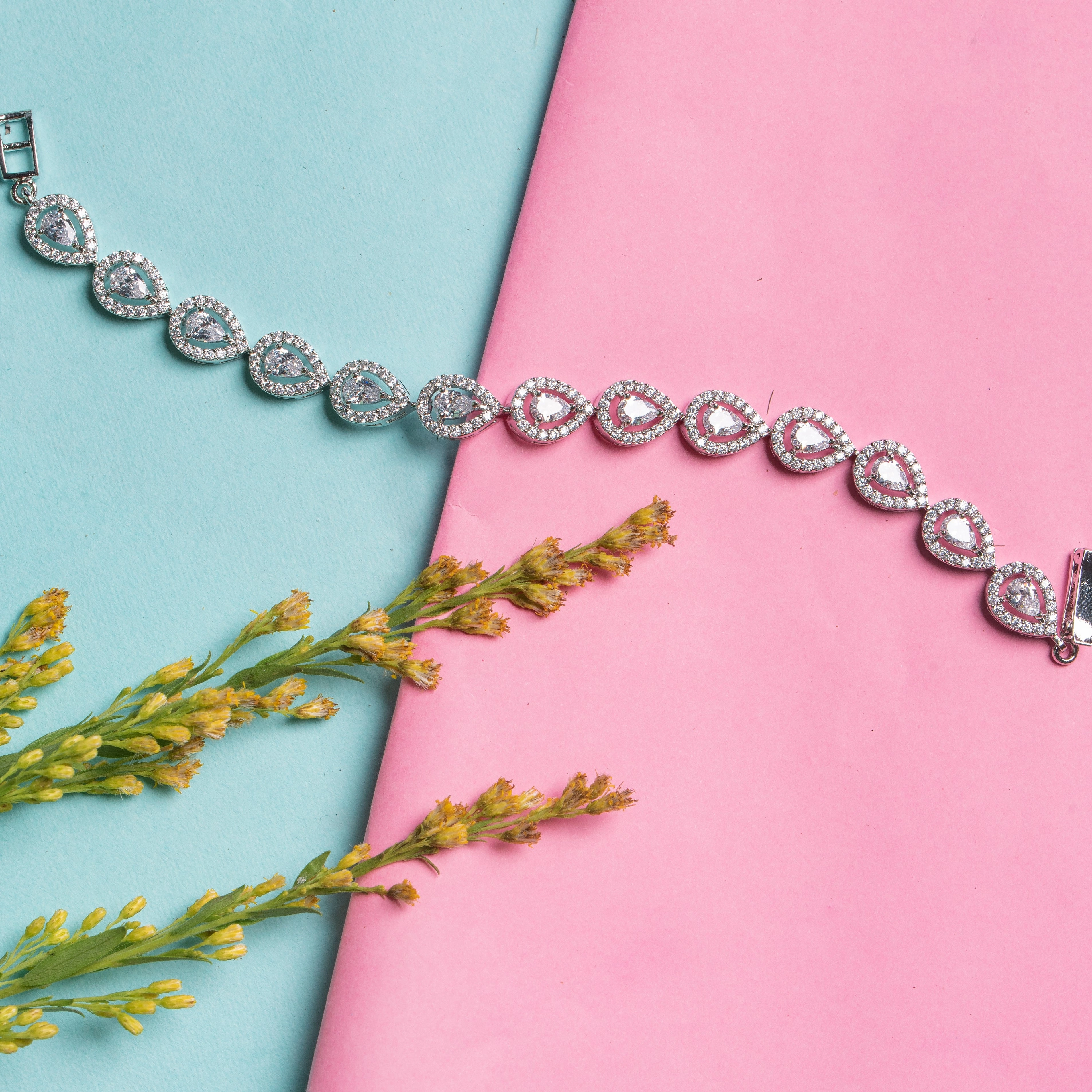 Vibrant Shine Pieces Premier pear flex bracelet