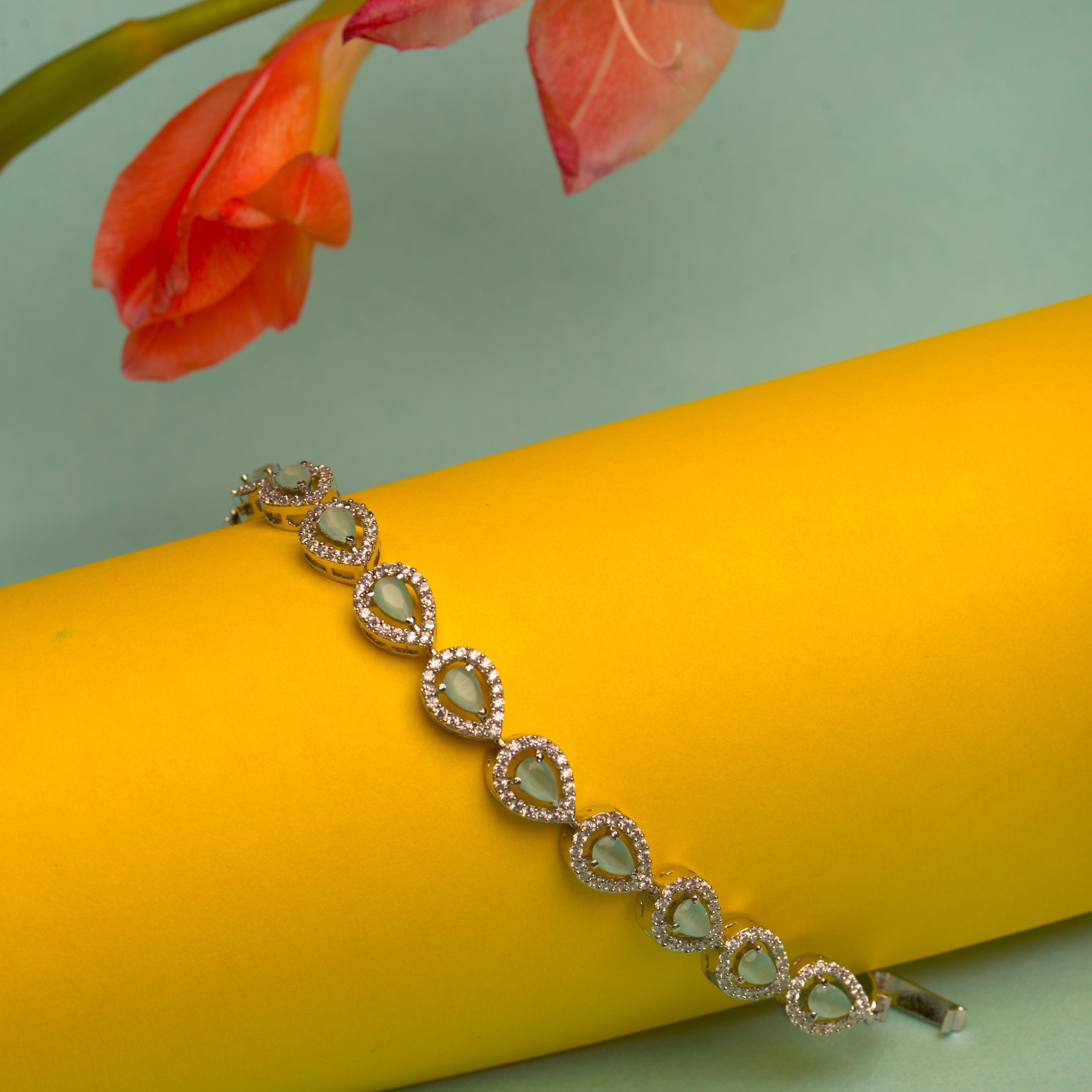 Romantic Accent Creative Twist Premier pear flex bracelet