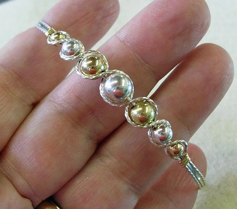 Noteworthy Accent Graduated Two Tone Sterling Silver & Gold Filled Beads Wire Wrapped Bracelet