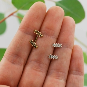 Safe Aesthetic Granule Bar Studs - Brass