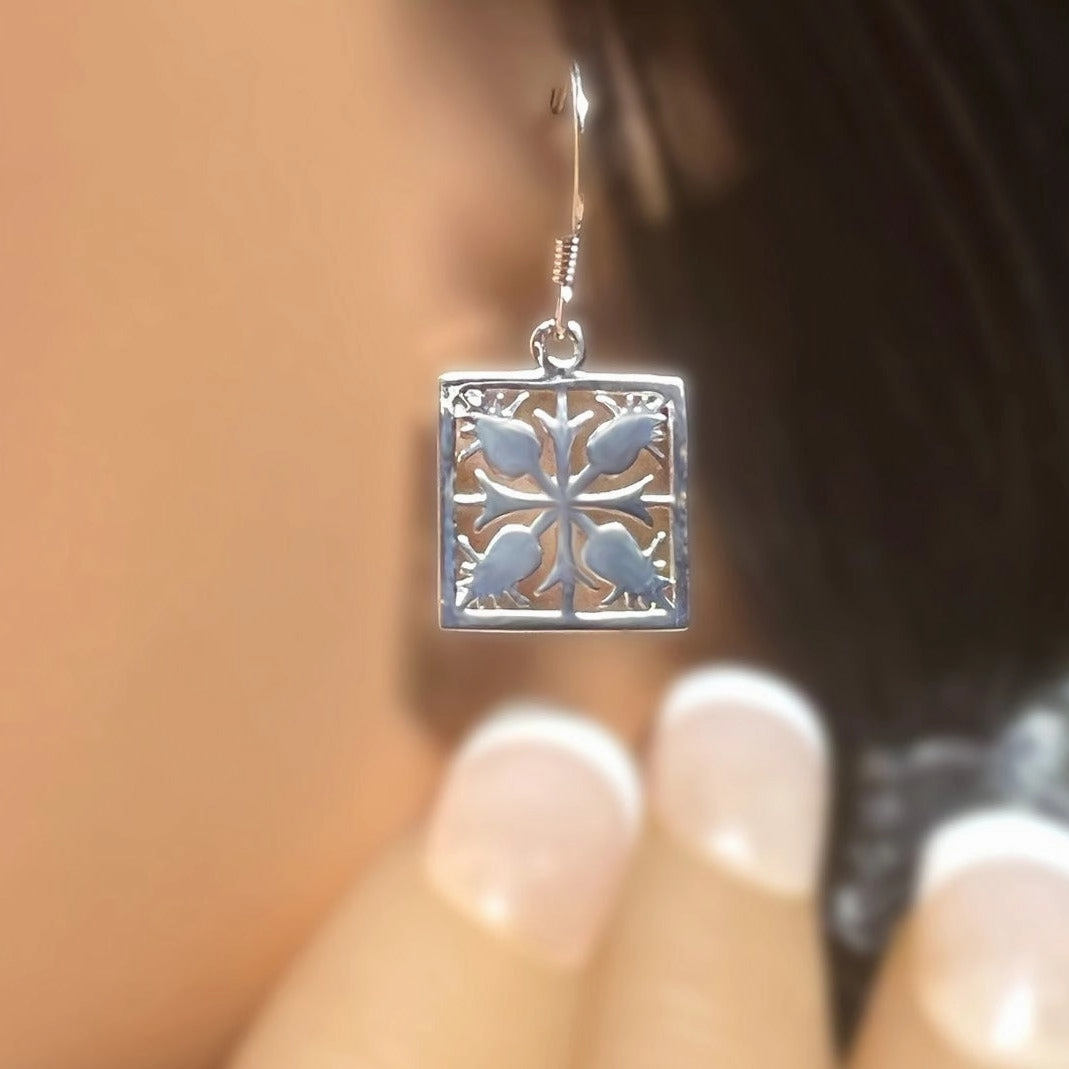 Splendid Piece Fashionable Finish Hawaiian Pineapple Quilt Design Earrings