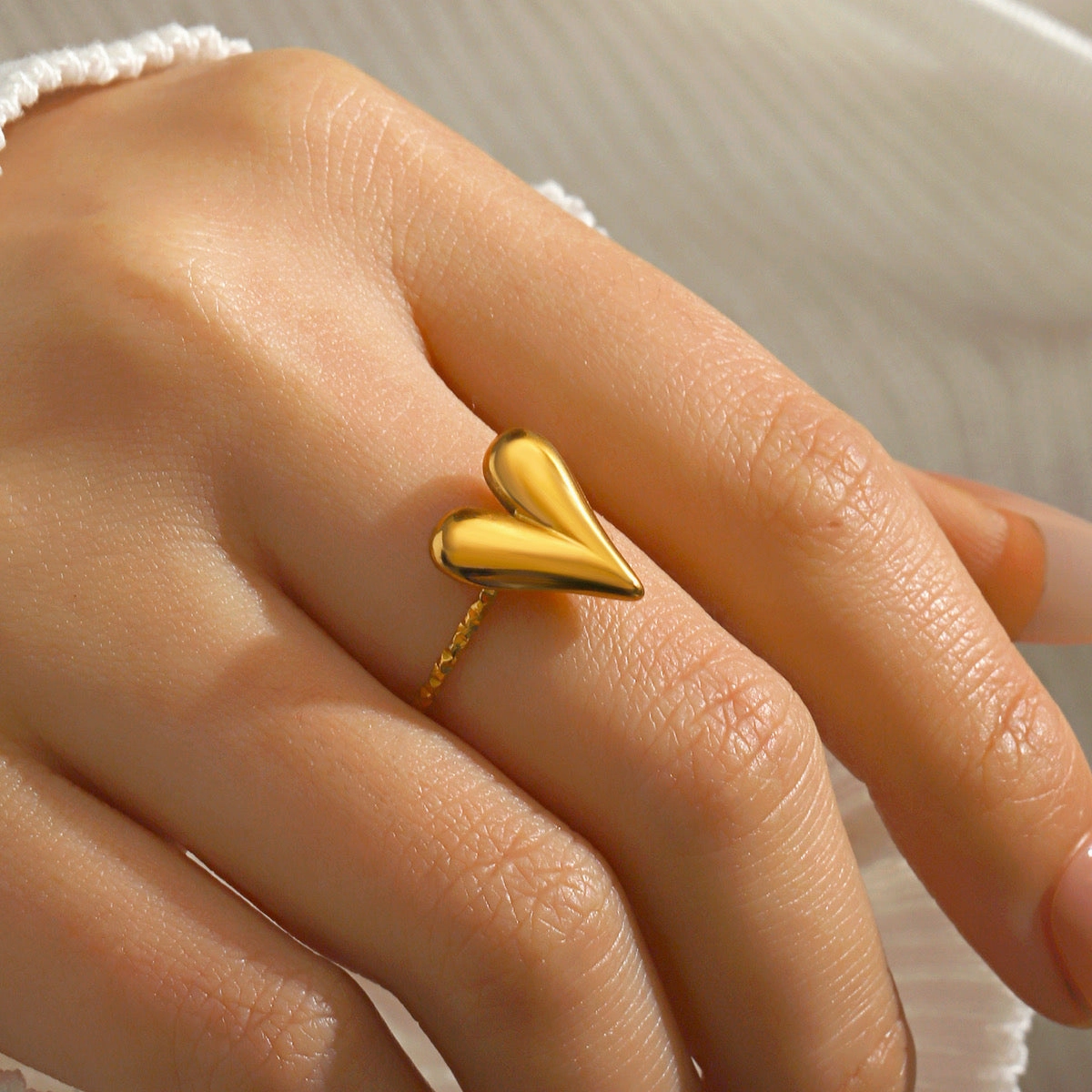 Exquisite Product Bold Product HEART RING