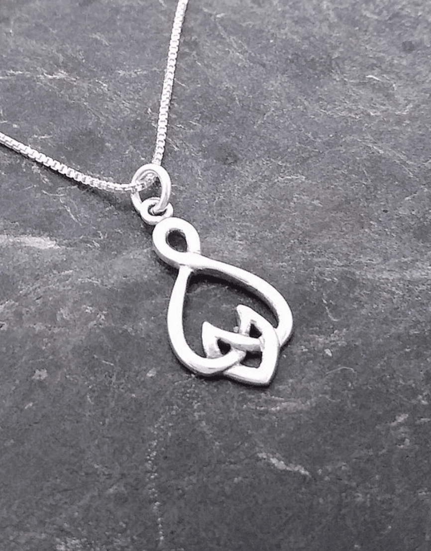 Celtic Knot Pendant Contemporary Detail