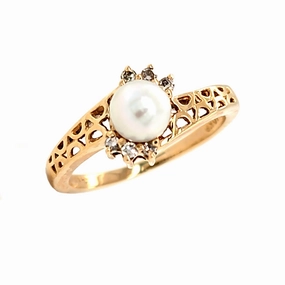 Simple Element Pearl & Diamond Ring