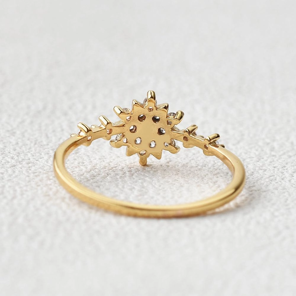 Luxury piece Refined Choice Art-Deco Floral Petite Ring