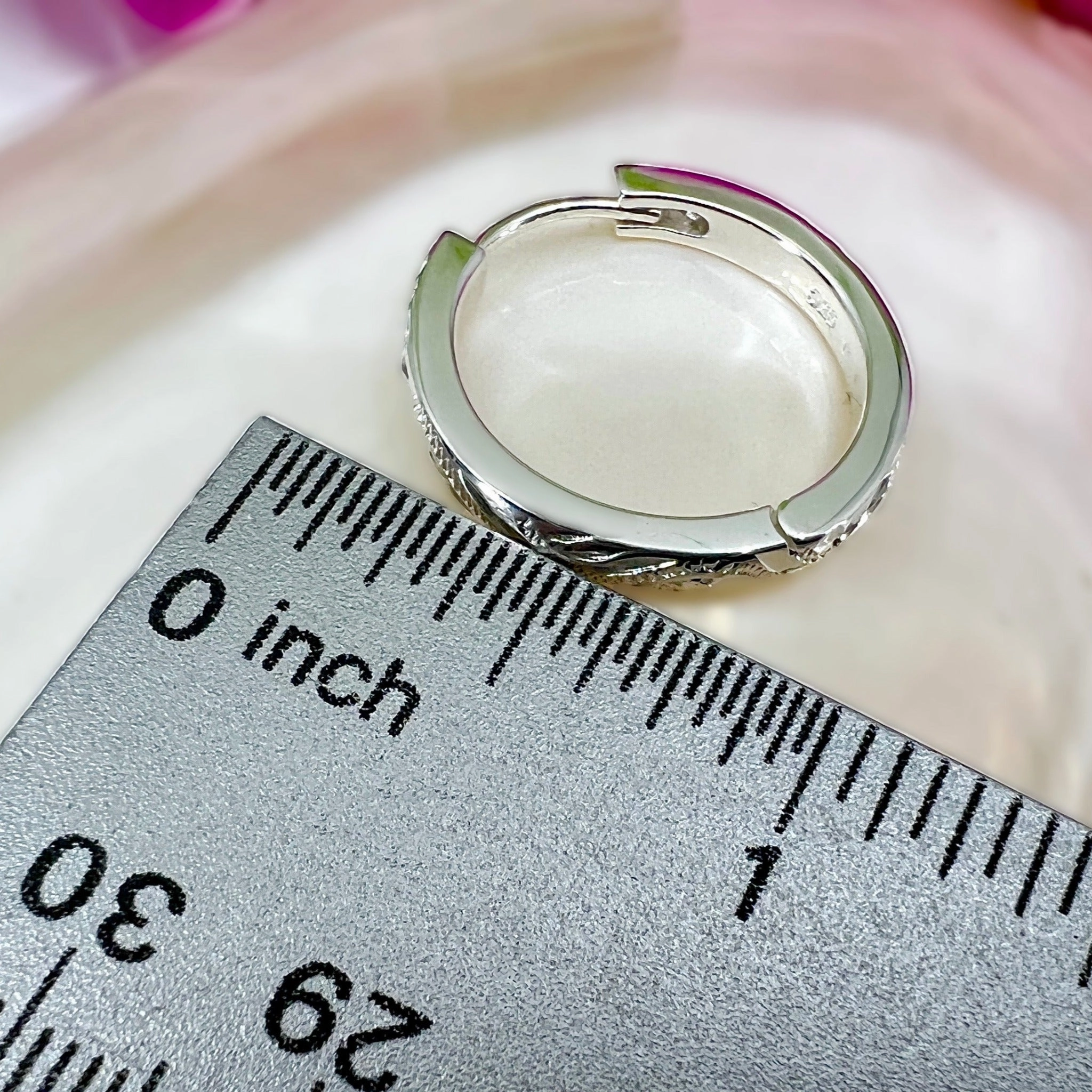 Sophisticated Accent Comfortable Look Hawaiian Scroll Hoop Earrings