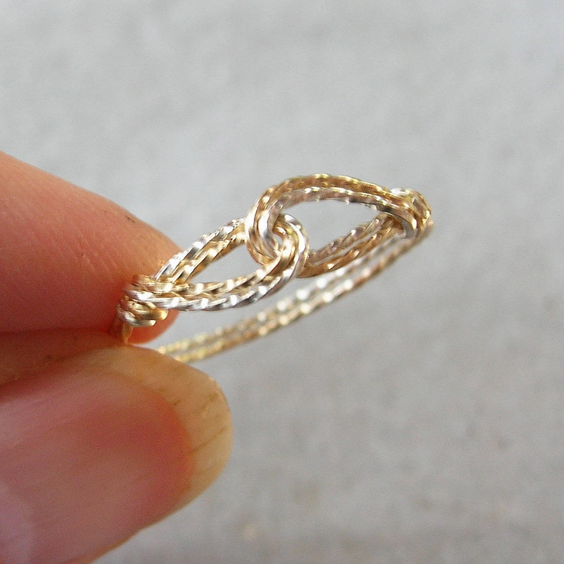 Infinity Design Gold & Silver Two Tone Twist Wire Thumb Ring Handcrafted Ornament Luxury Statement