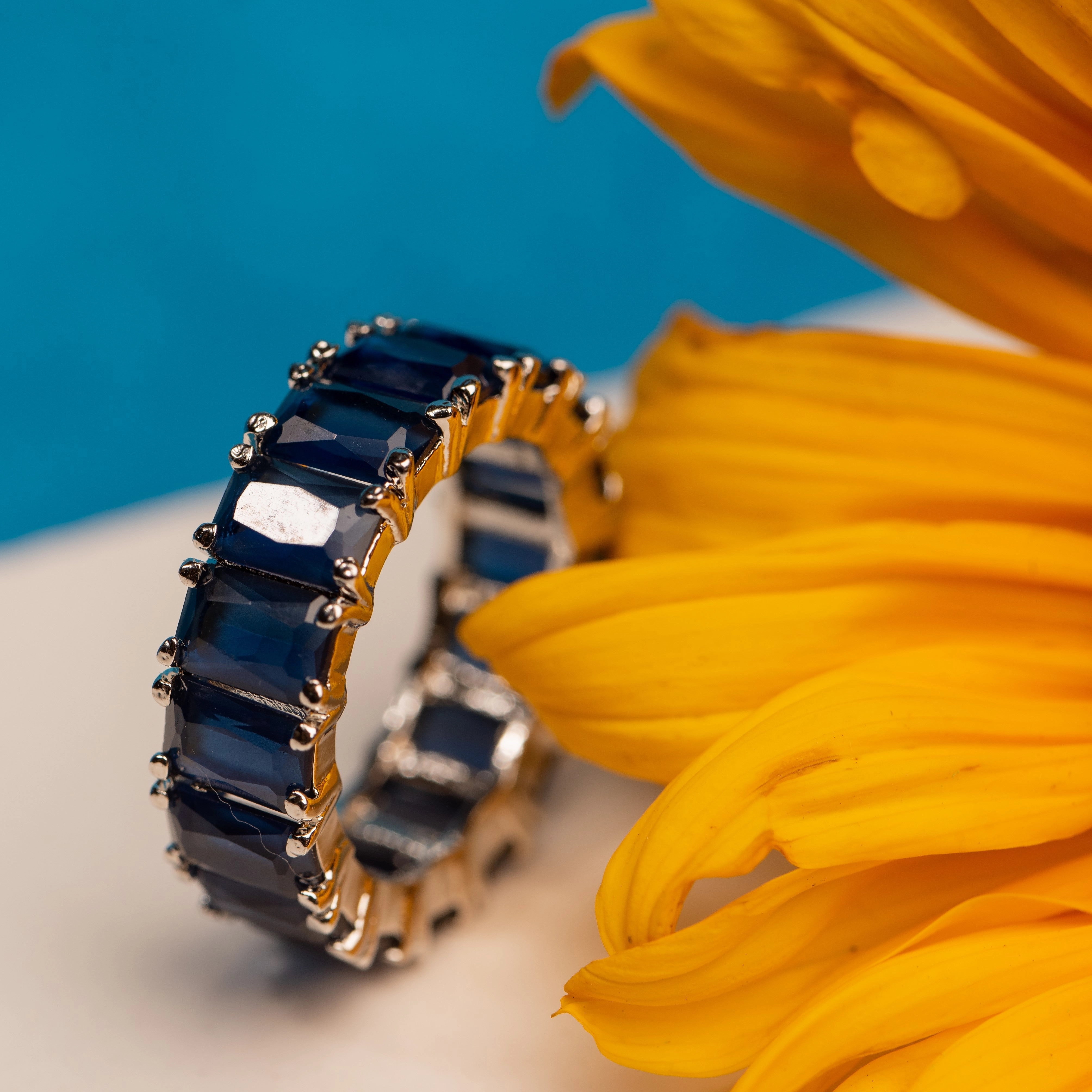 Irish octo ring Refined Vibe