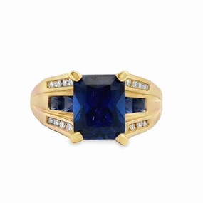 Kirkland Jewelry Estate | 10K Yellow Gold Synthetic Blue Sapphire Ring Elegant Appeal