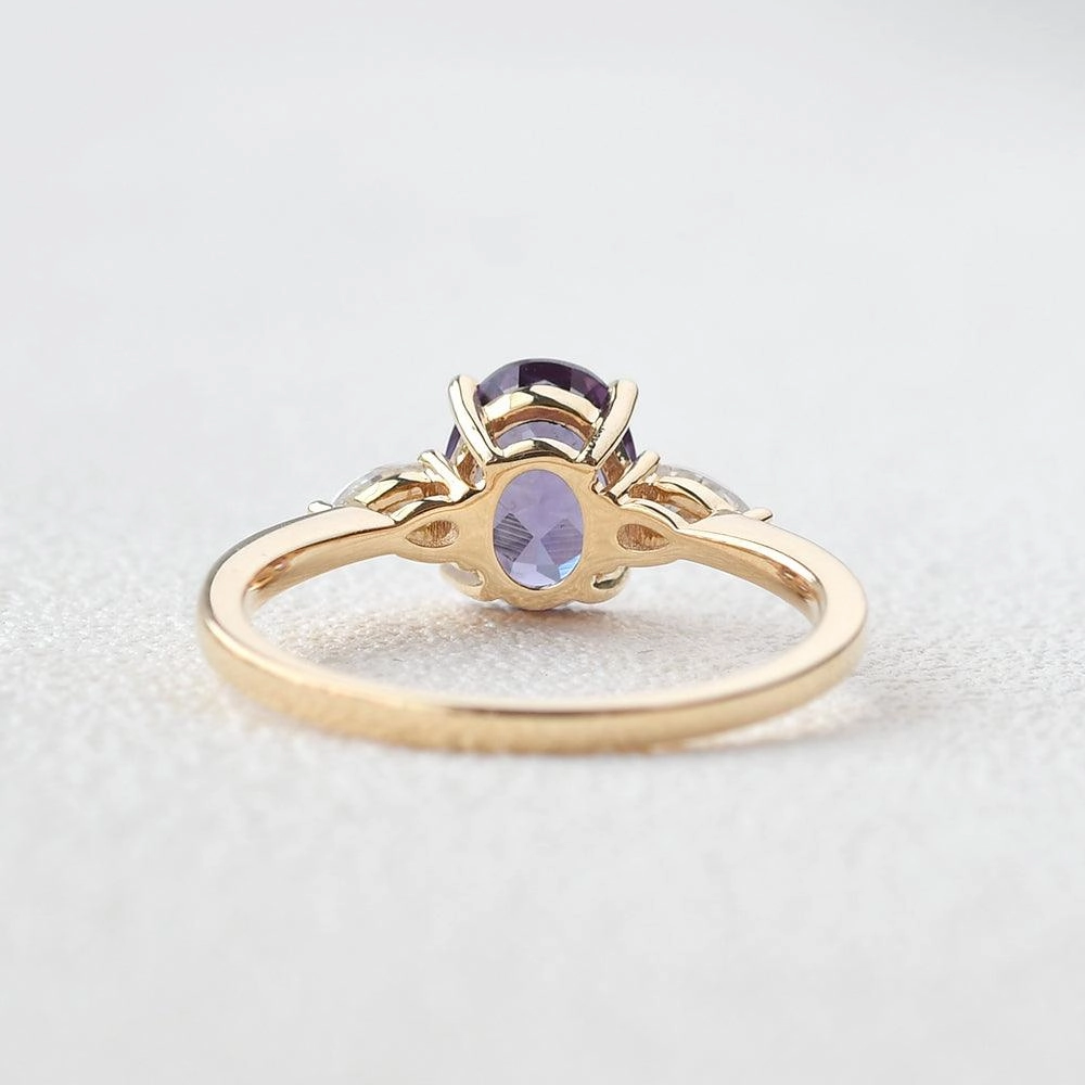 Distinctive Shine Lab Created Alexandrite Yellow Gold Ring