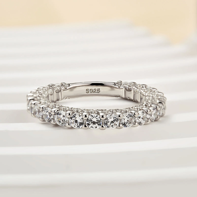 Cool Chic Iconic Touch Louily Classic White Gold Round Cut Wedding Band For Women