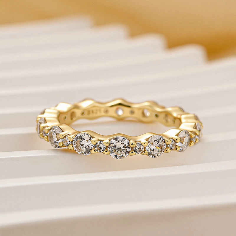 Shiny Jewelry Pieces Shine Bright Louily Lovely Round Cut Women's Wedding Band In Sterling Silver