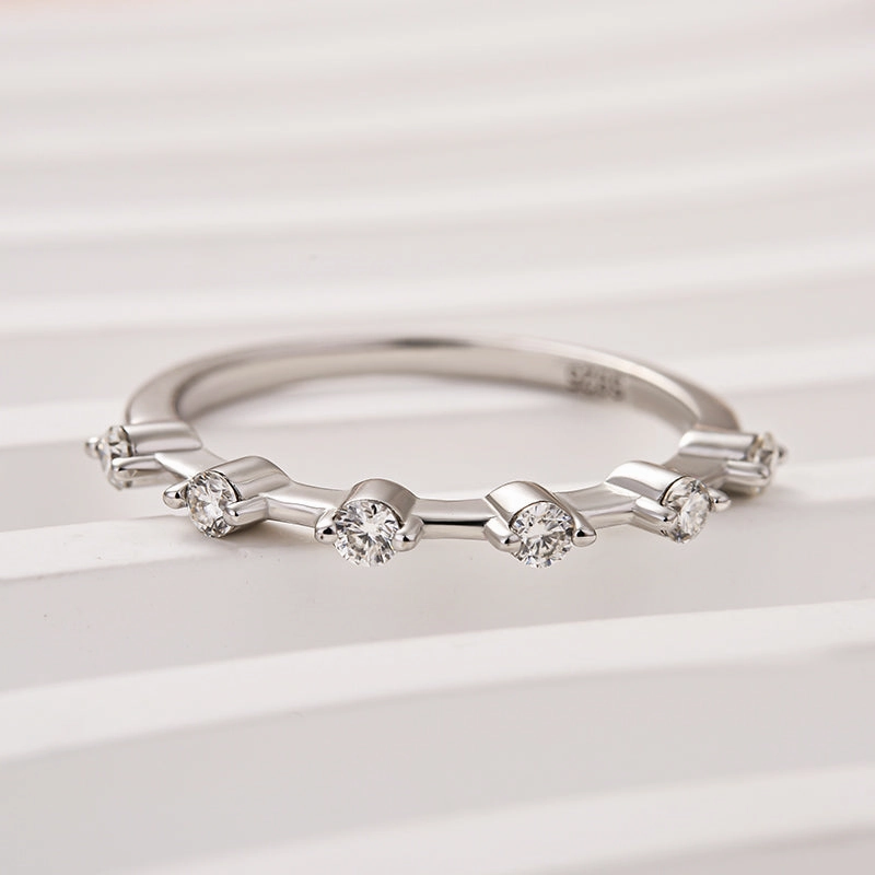 Casual Charm Louily Moissanite 0.2 Ct Round Cut Women's Wedding Band