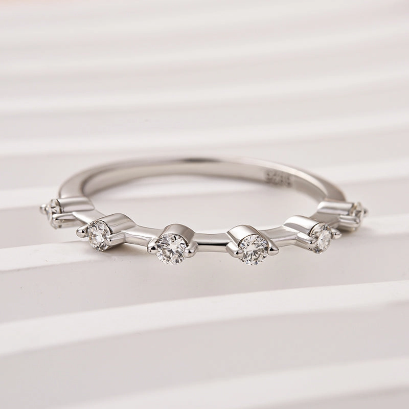 Subtle Glamour Louily Moissanite 0.2 Ct Round Cut Women's Wedding Band