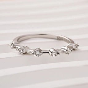 Louily Moissanite 0.2 Ct Round Cut Women's Wedding Band Minimal Charm