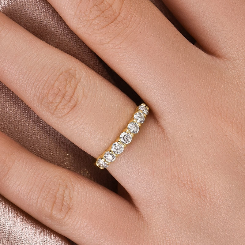 Graceful Shine Exclusive Edge Louily Moissanite Classic Round Cut Wedding Band