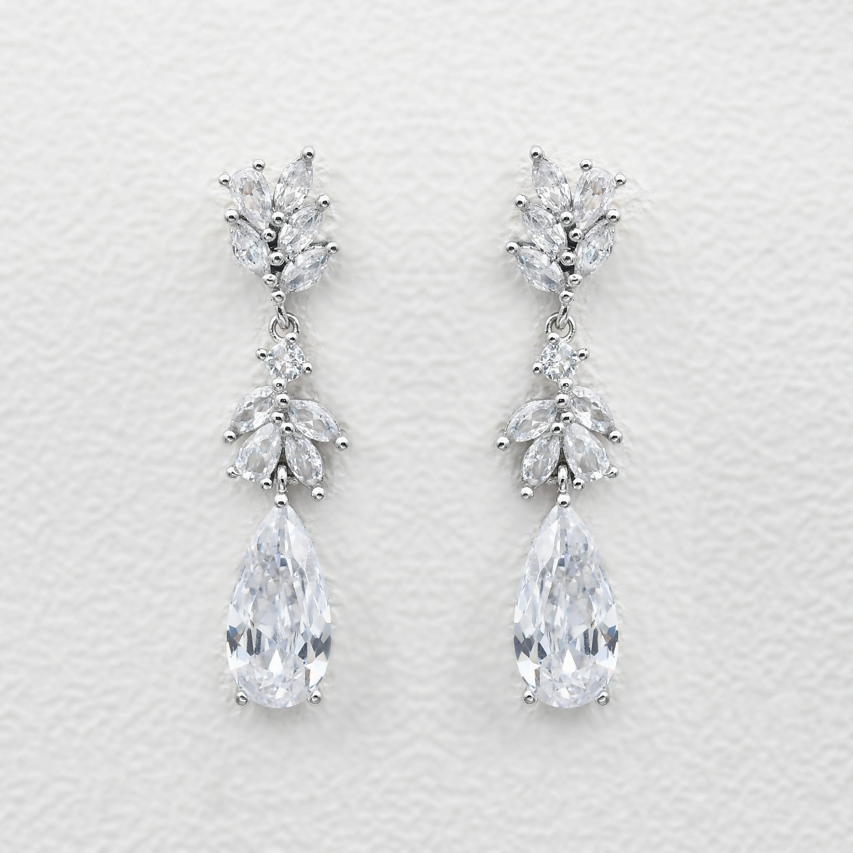 Charming Finish Sleek Piece Felicegals Stimulated Diamond Floral Drop Earrings