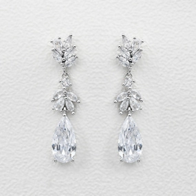 Charming Finish Sleek Piece Felicegals Stimulated Diamond Floral Drop Earrings