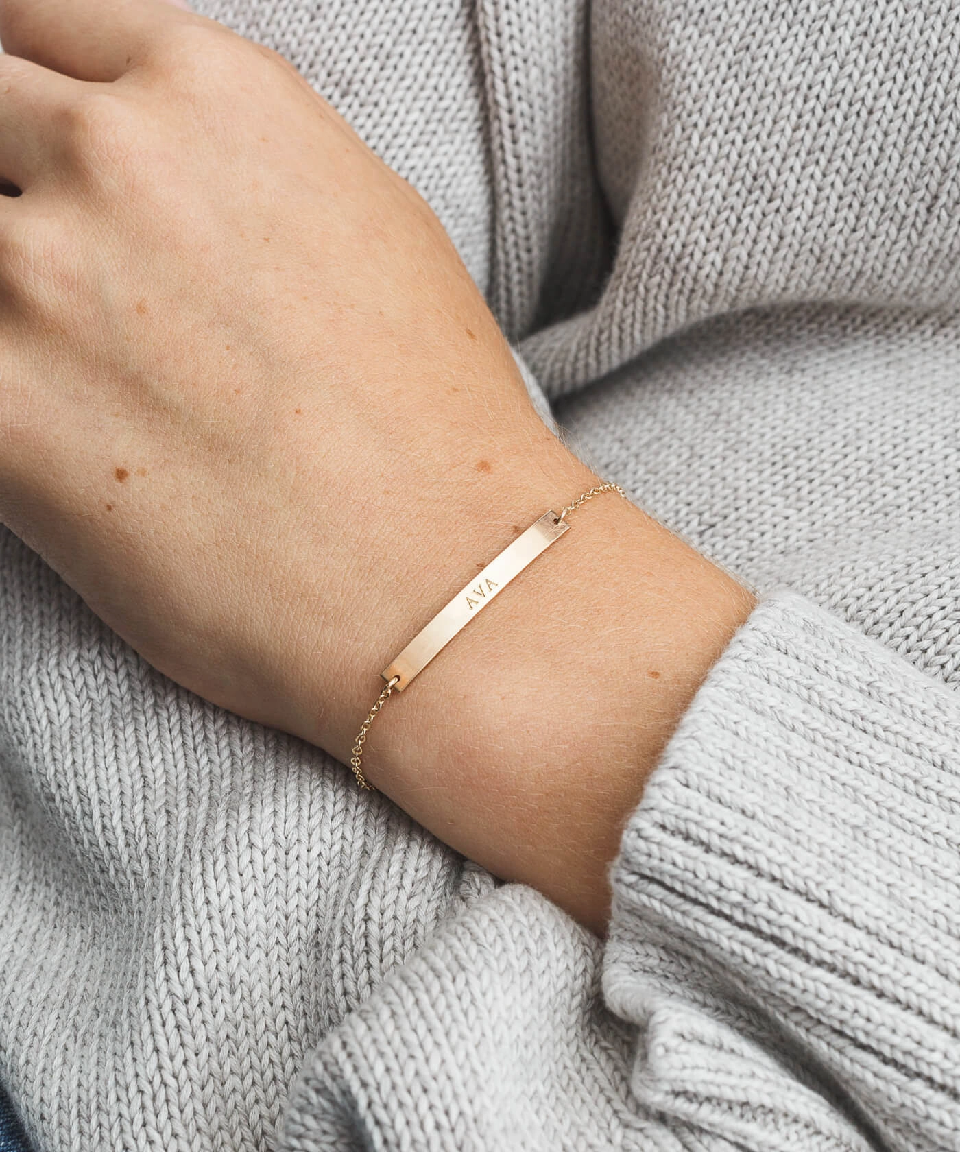 Serra Bar Bracelet Lifestyle Fit Quiet Glow