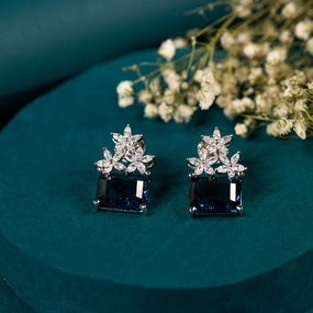 Minimella charm stud earring Soft Accent Essential Pair