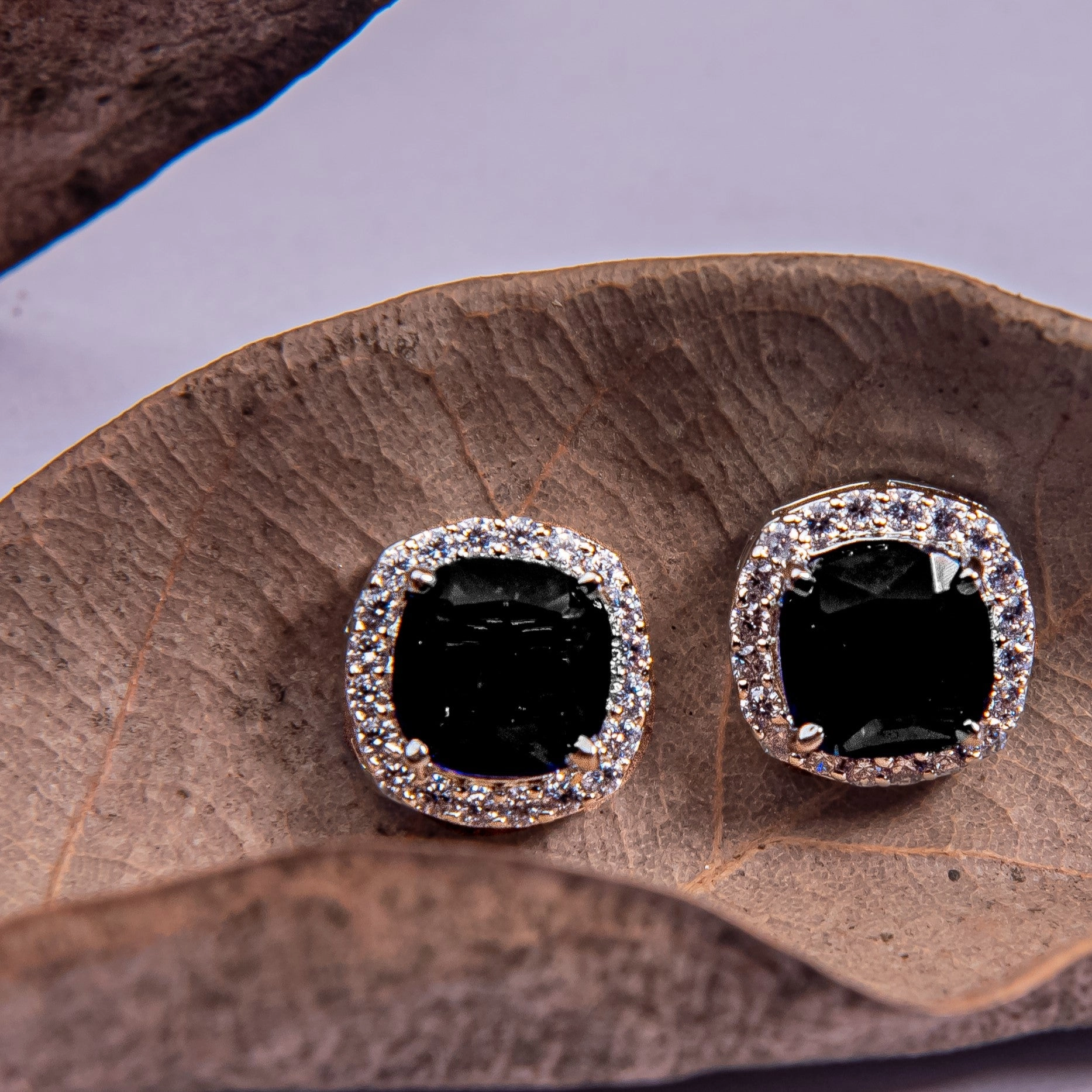 Minimella kushion zircon stud Spring Mood Understated Detail