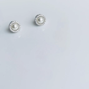 Pastel Light Minimella pearl zircon stud