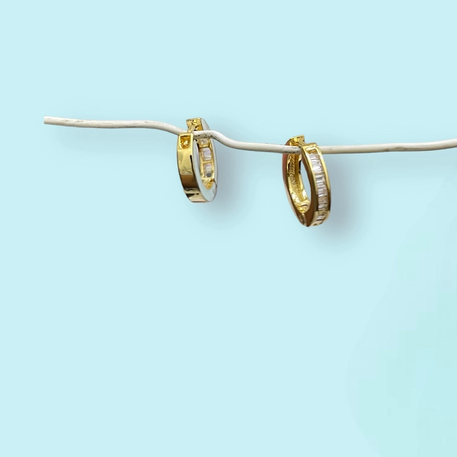 Bright Accent Finishing Touch Minimello baguette loop