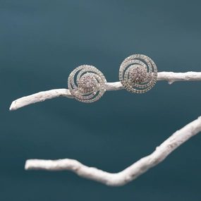 Signature Look Vibrant Gifts Mino spinning zircon stud