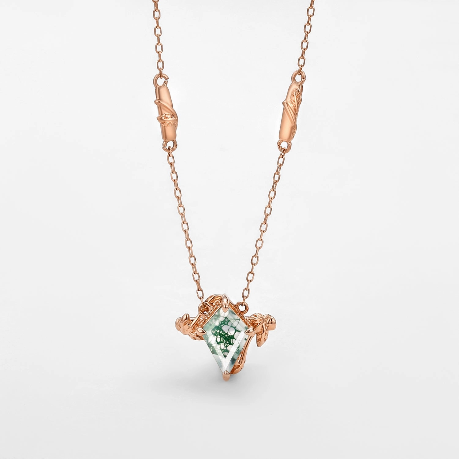 Natural Inspired Moss Agate Kite Leafy Necklace - Lark Allure Detail