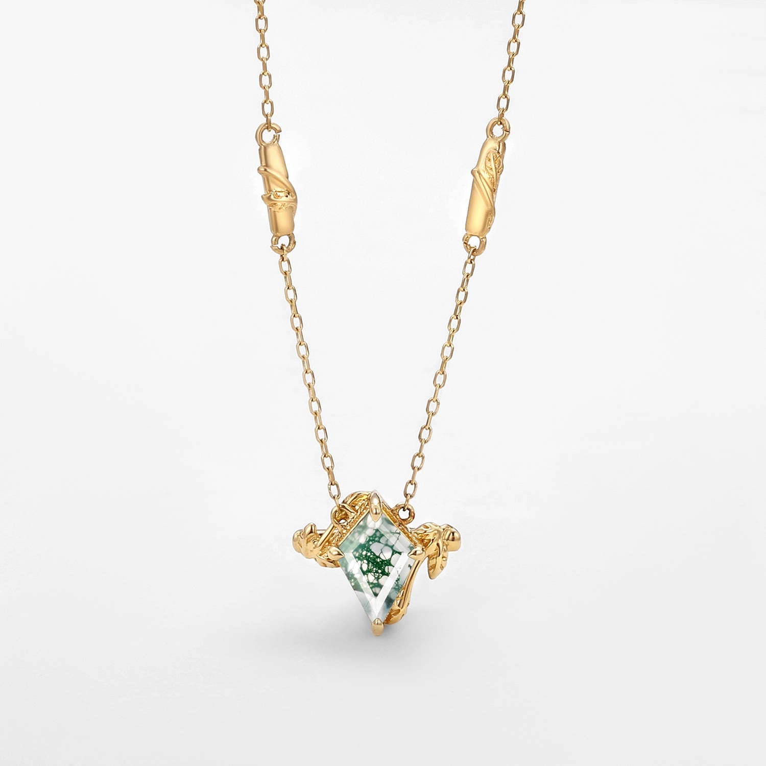 Natural Inspired Moss Agate Kite Leafy Necklace - Lark Subtle Detail Delicate Spark