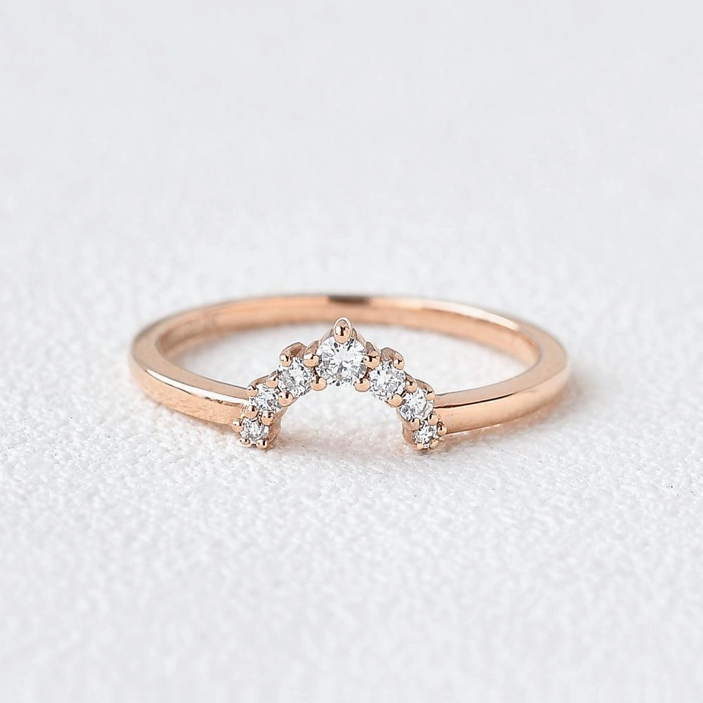 Graceful Shine Exclusive Detail Moissanite Curved Rose Gold Wedding Ring