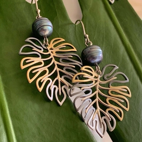 Monstera Leaf Pearl Earrings Pretty Essential Secure Style