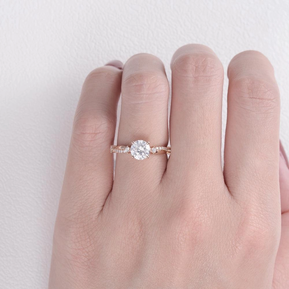 All Time 1.0ct Round Cut Moissanite Twisted Solitaire Ring