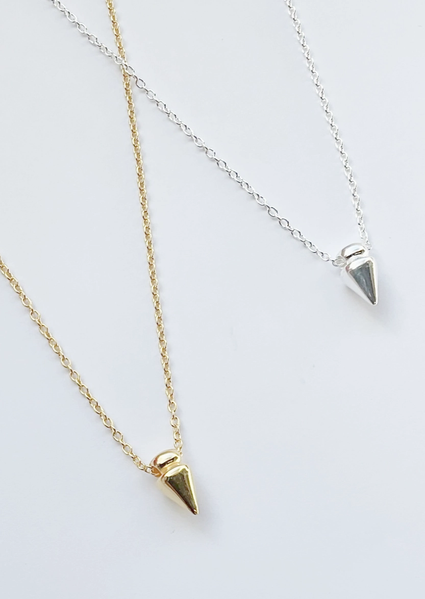 N318 Glam Style Classic Lady