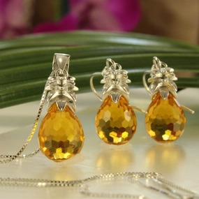 Bohemian Jewelry Contemporary Vibe Nani Crystal Pineapple Earrings & Pendant Set