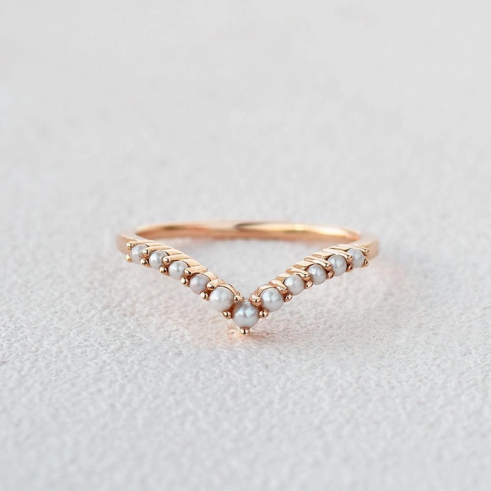 Casual accessory Creative Edge Natural Pearl Curved Wedding Band