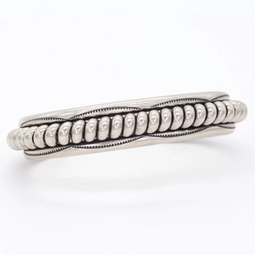 Navajo Handmade Sterling Silver Cuff Bracelet (Hallmark: Tahe) Dynamic Highlight