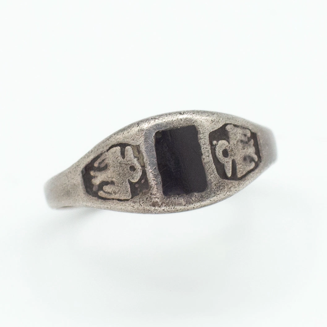 Lush Touch Smart Finish Navajo Handmade Sterling Silver Ring (Hallmark Unknown) (Size 9)