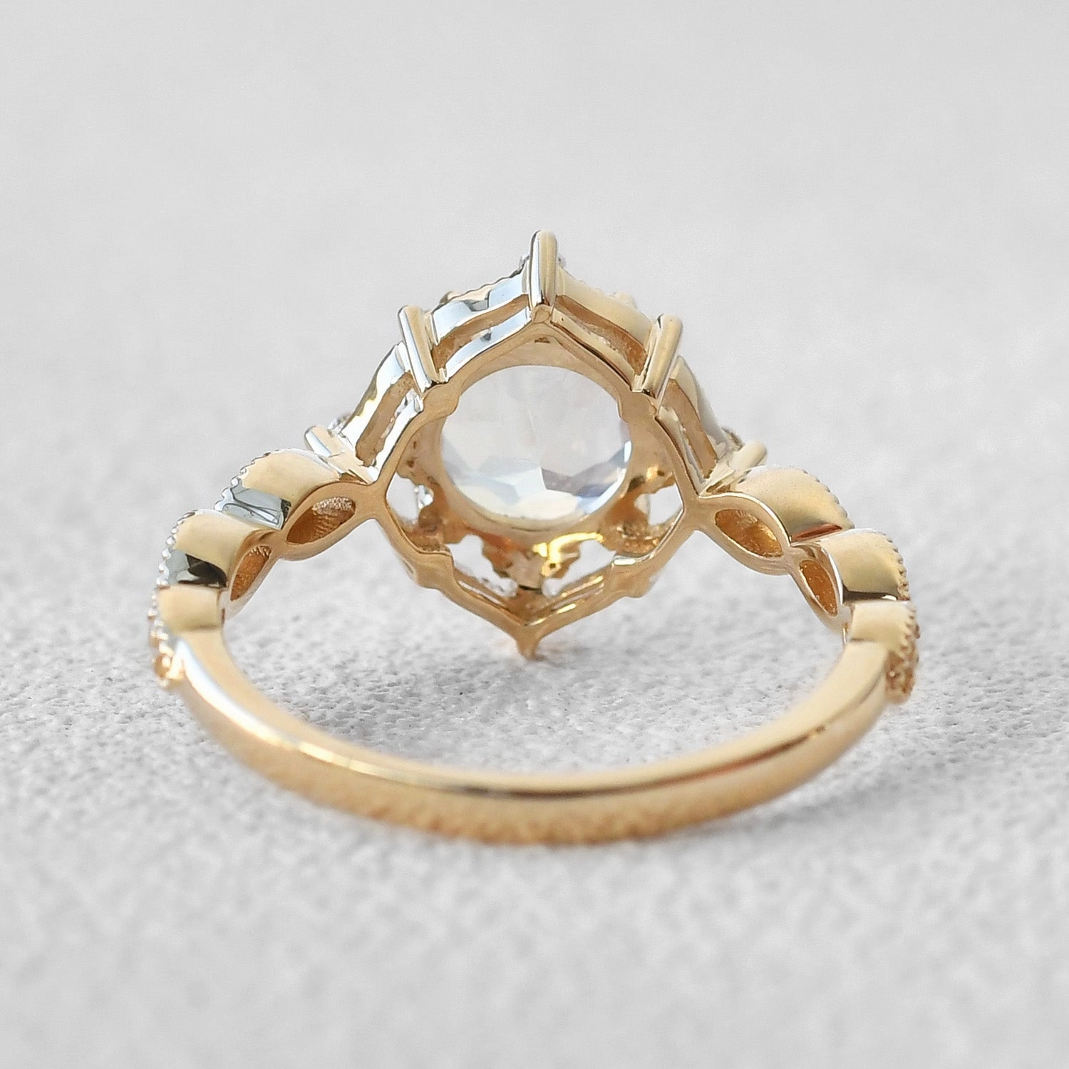 Custom Shine Design Vogue Touch 1.0ct Round Cut Signature Vintage Engagement Ring