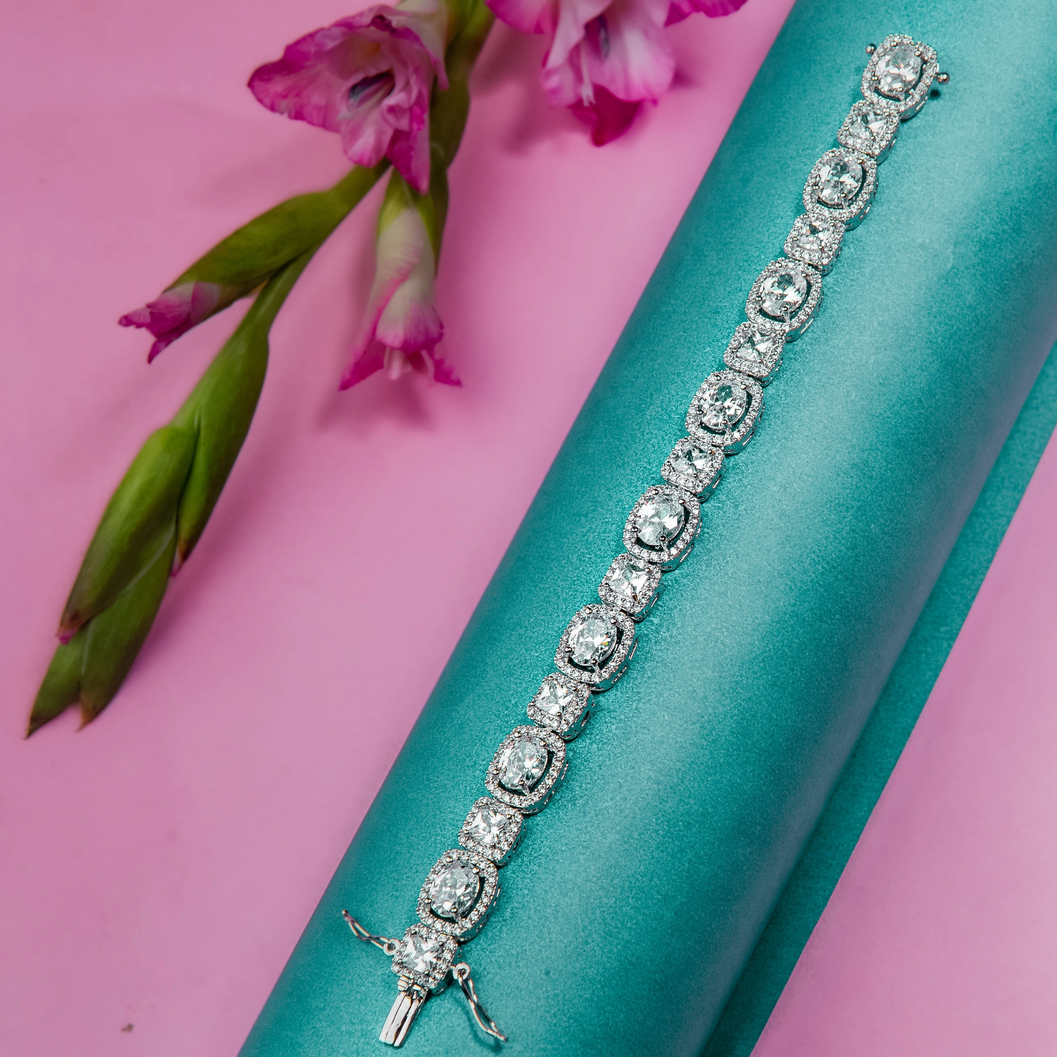 Oval exotica tennis bracelet Timeless Flow