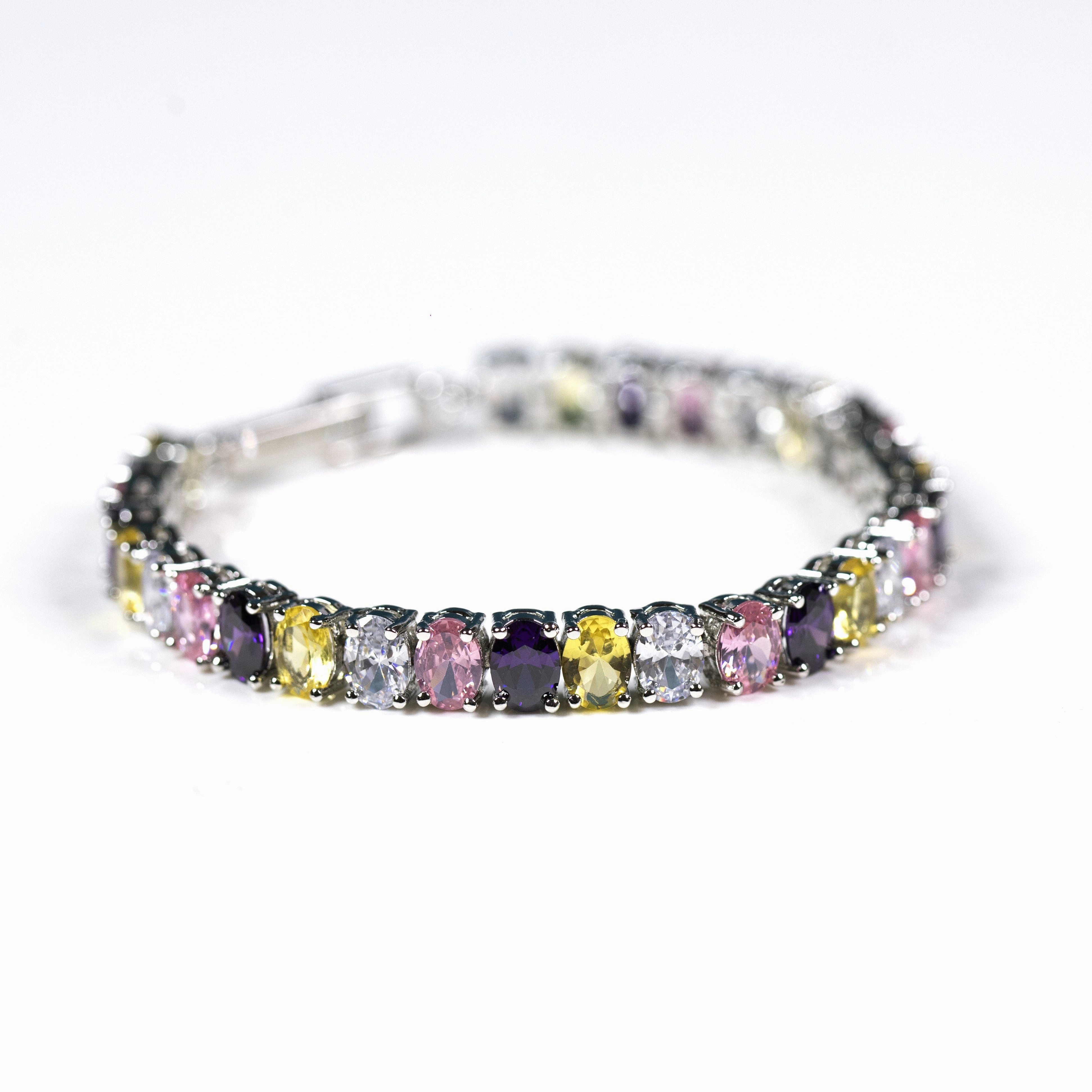 Classic Shape Gift Look Ovo charm tennis bracelet