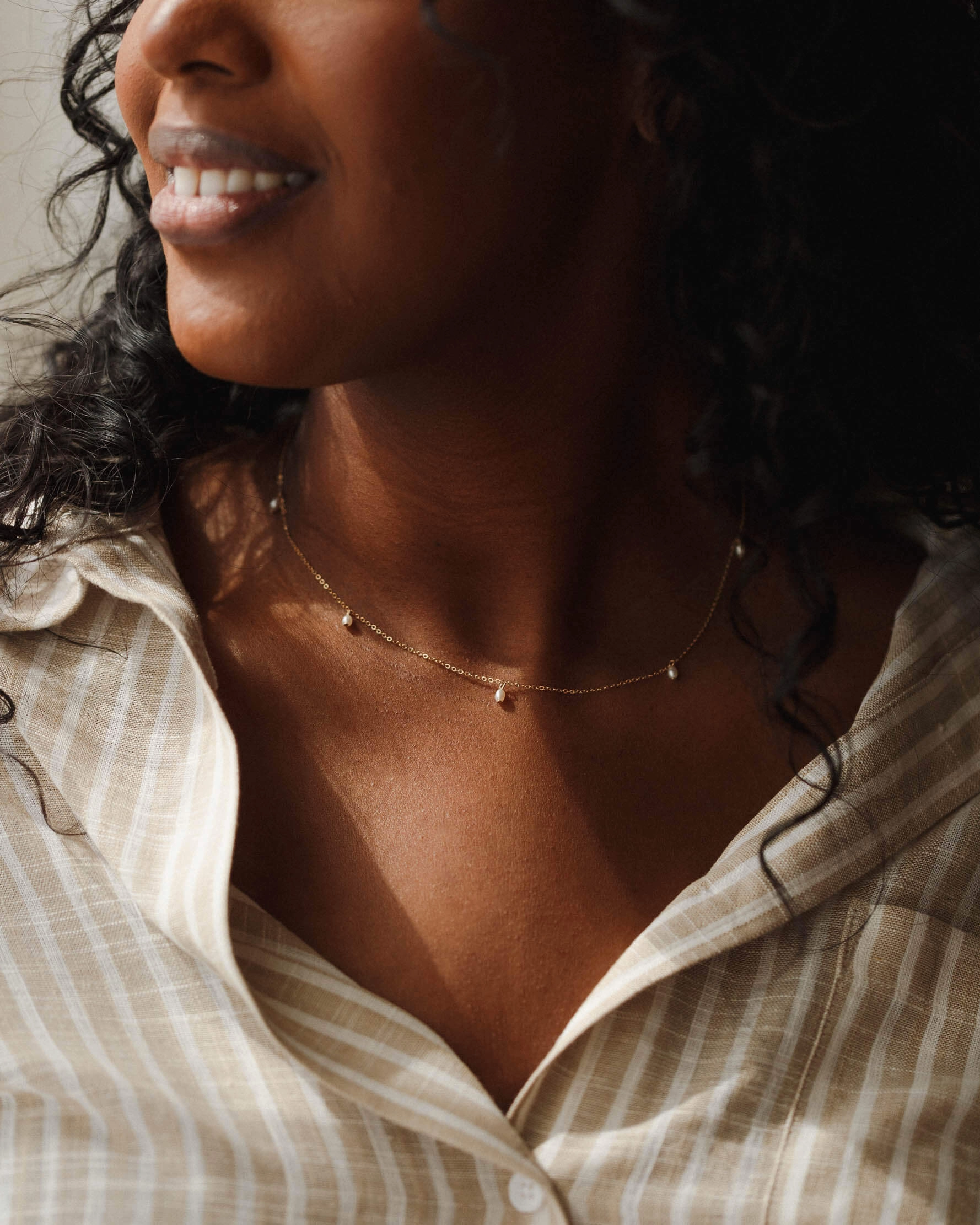 Minimalist Touch Radiant Jewelry Look Pearl Droplet Necklace