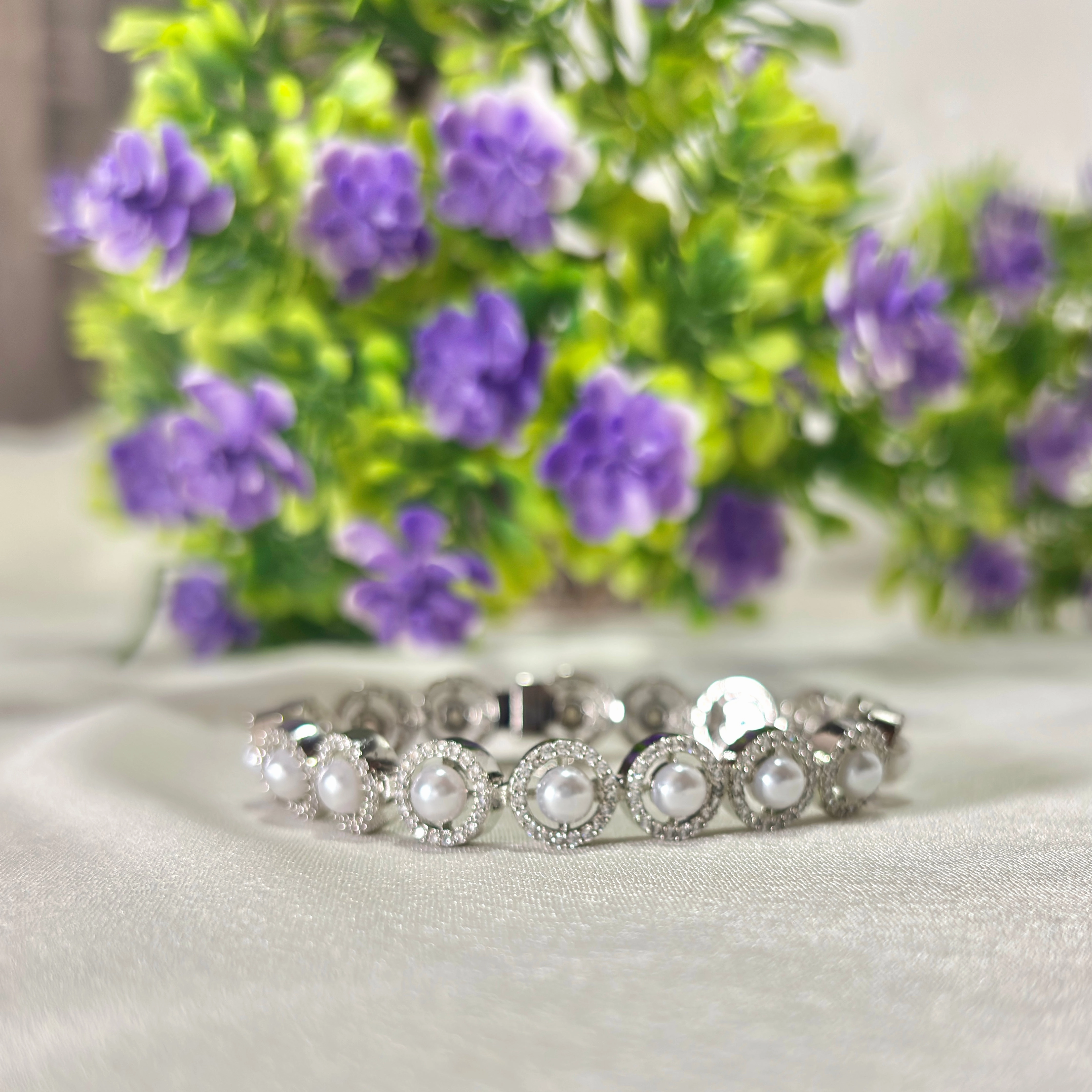 Pearl glaze tennis bracelet Bright Finish Sculpted Edge