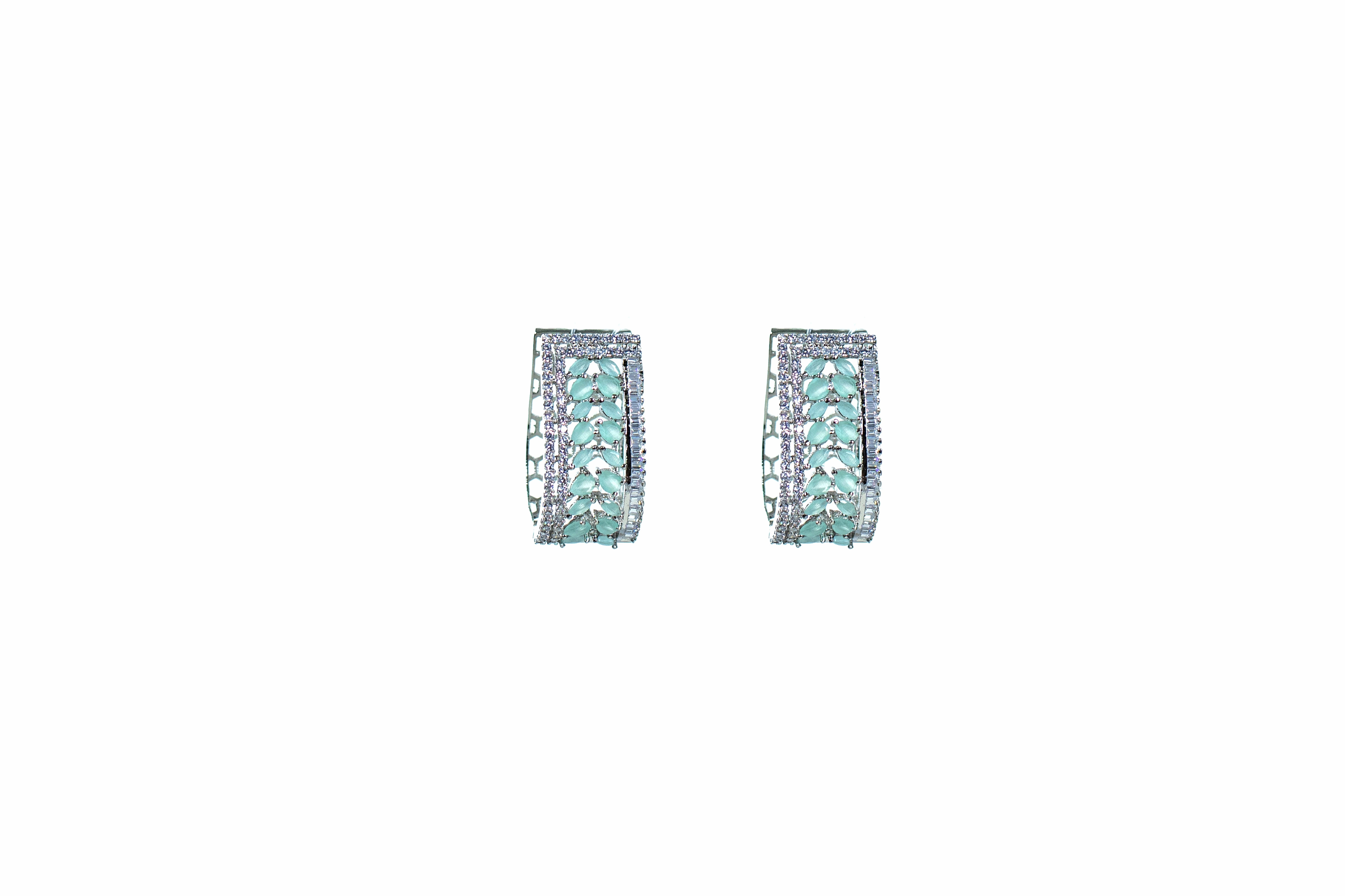 Chic Gifts Pearto crystal baguette bali earring