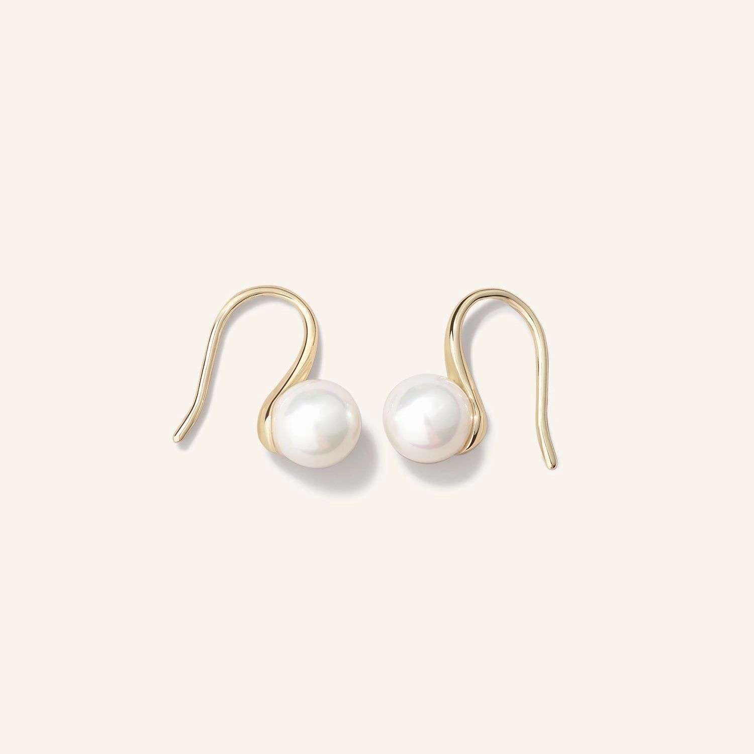 Shimmer Effect Autumn Style The Pearl-fect Solitaire Akoya Pearl Curve Studs