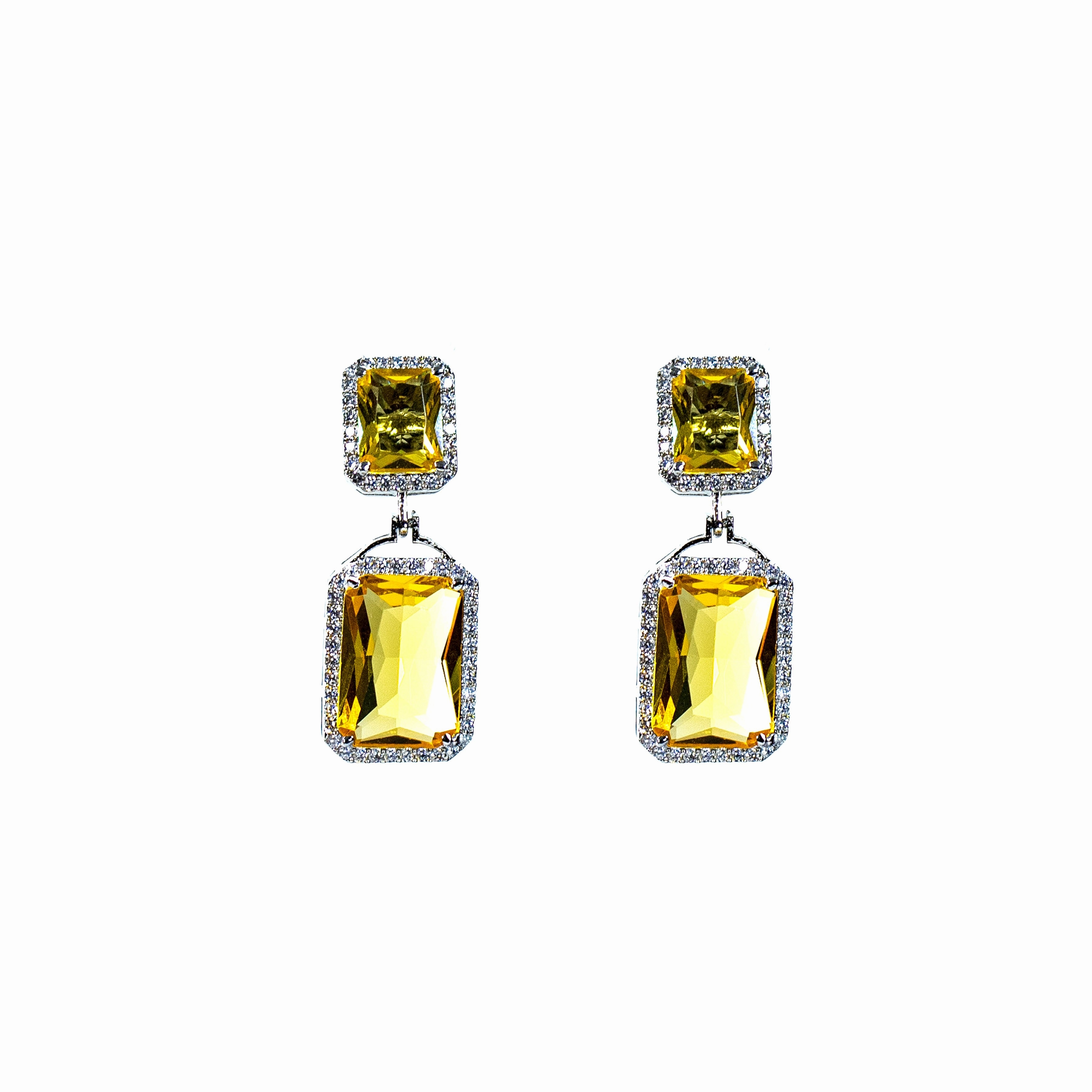 Perfecto western zircon earring. Refined Taste