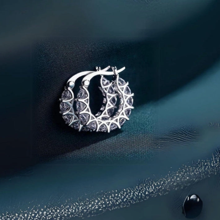 Timeless Feature Solitaire sparkling hoop