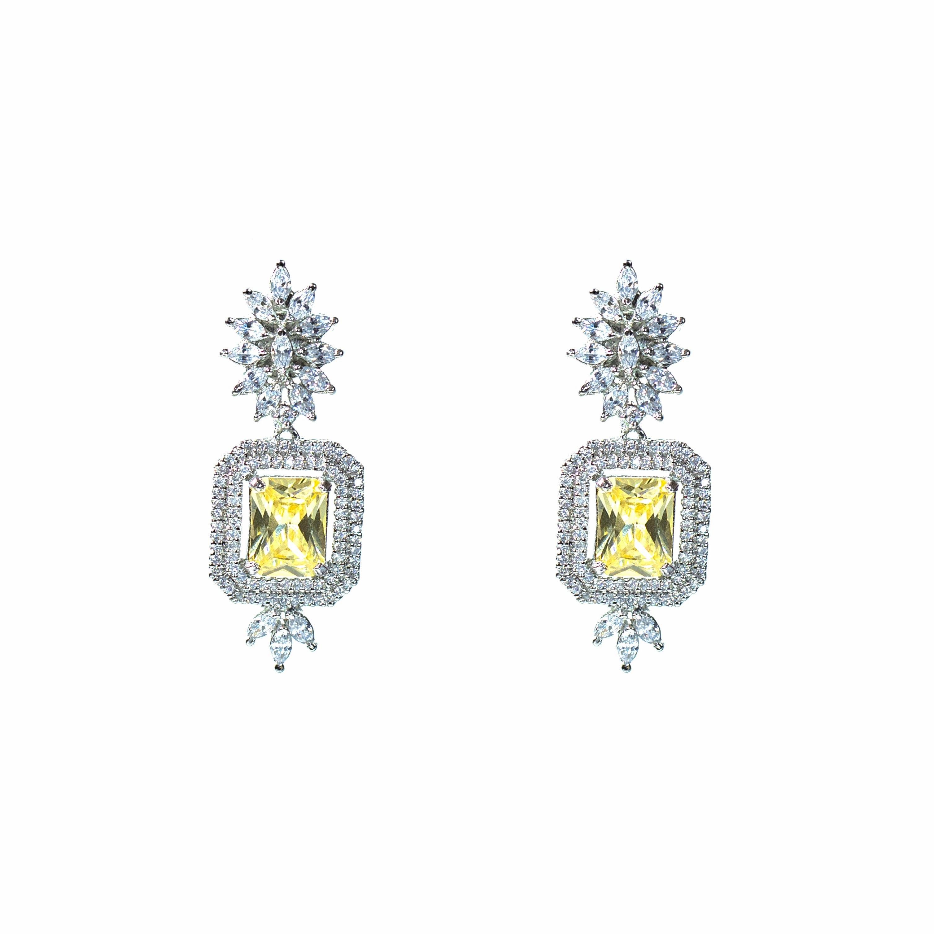 Light Fit Soft Tone Mino ethnic zircon earring