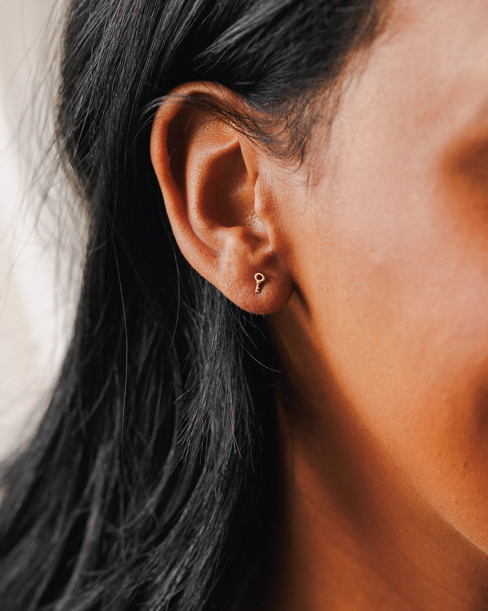 Shining Gem Signature Style Skeleton Key Studs