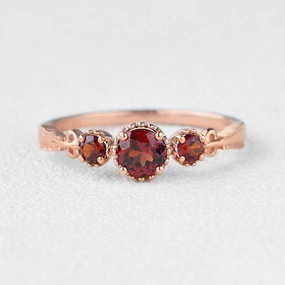 Elegant Detailing Signature Edge Garnet Three-stone Petite Stacking Ring